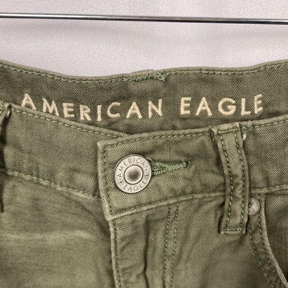 AMERICAN Eagle Green Distressed Highest Rise Mom Short - Size 8 - Picture 6 of 12